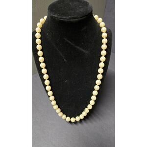 White Faux Pearl Beaded Necklace Gold Tone Barrel Clasp Costume Jewelry 24in